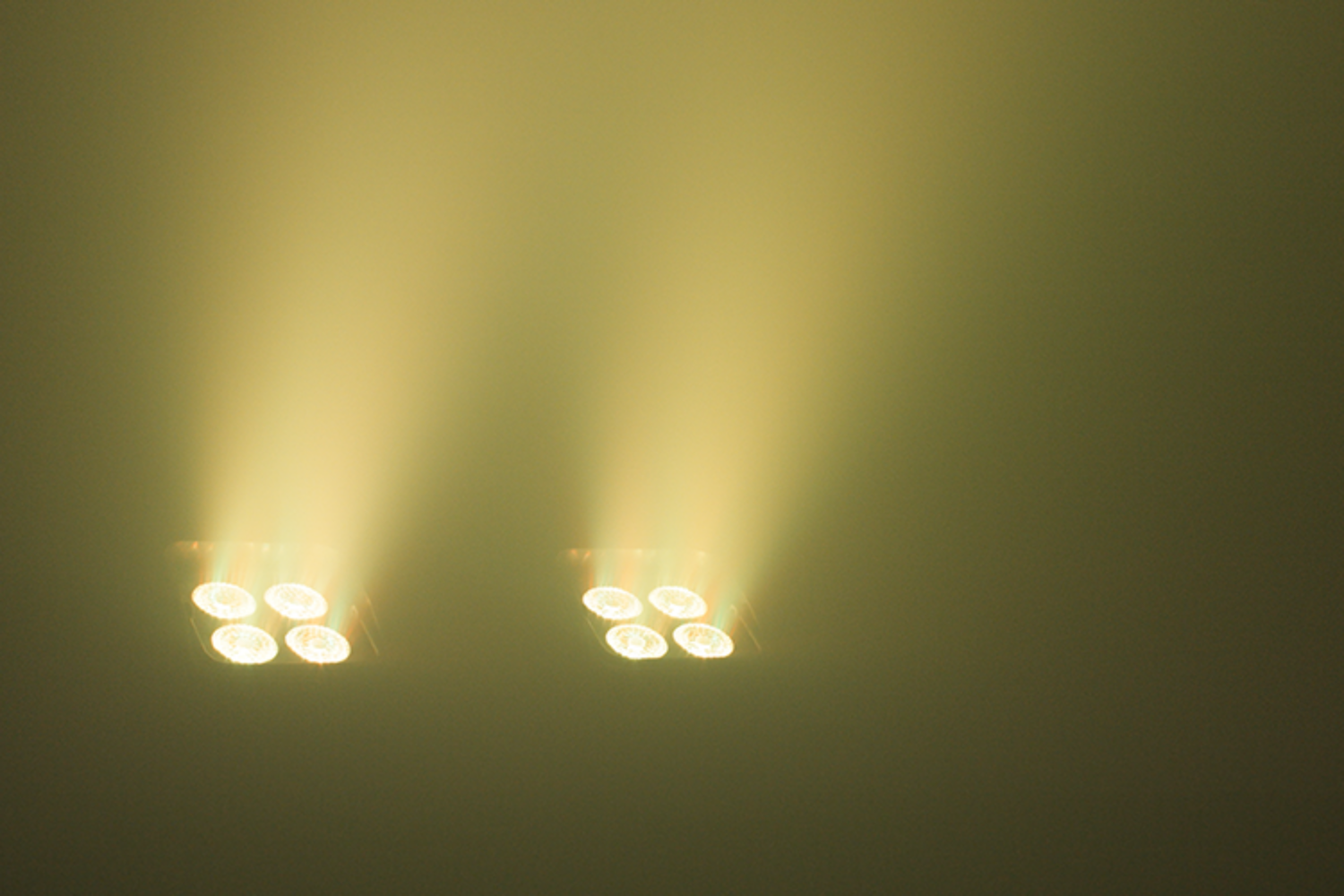 Event Lighting PAR4X12B - Battery Parcan with Wireless DMX & Wifi