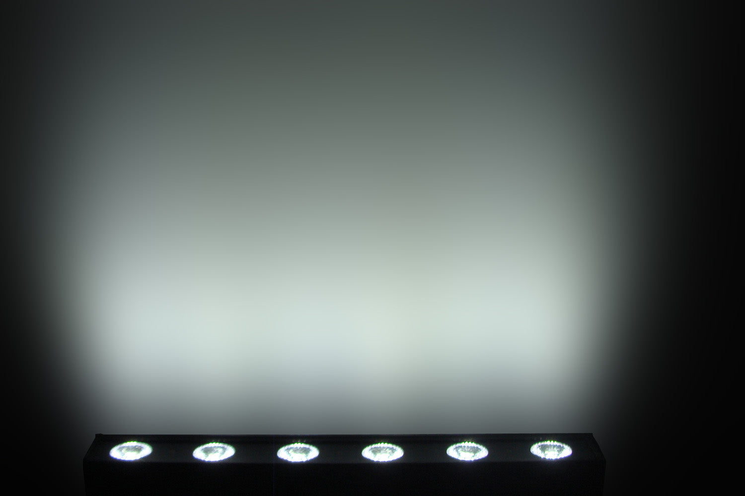 PIXBAR6VW - 6 x 6W CW/WW/A Pixel Control Bar with barndoor