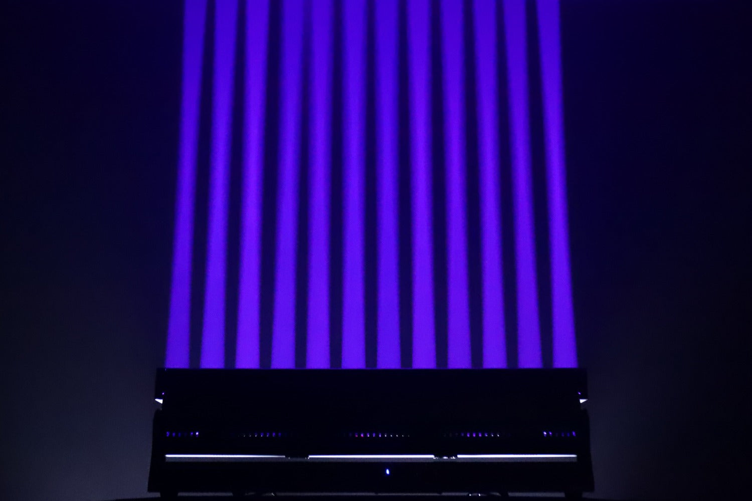 Event Lighting SURF12X60 - Tilt bar with zoom 12 x 60W RGBW LEDs