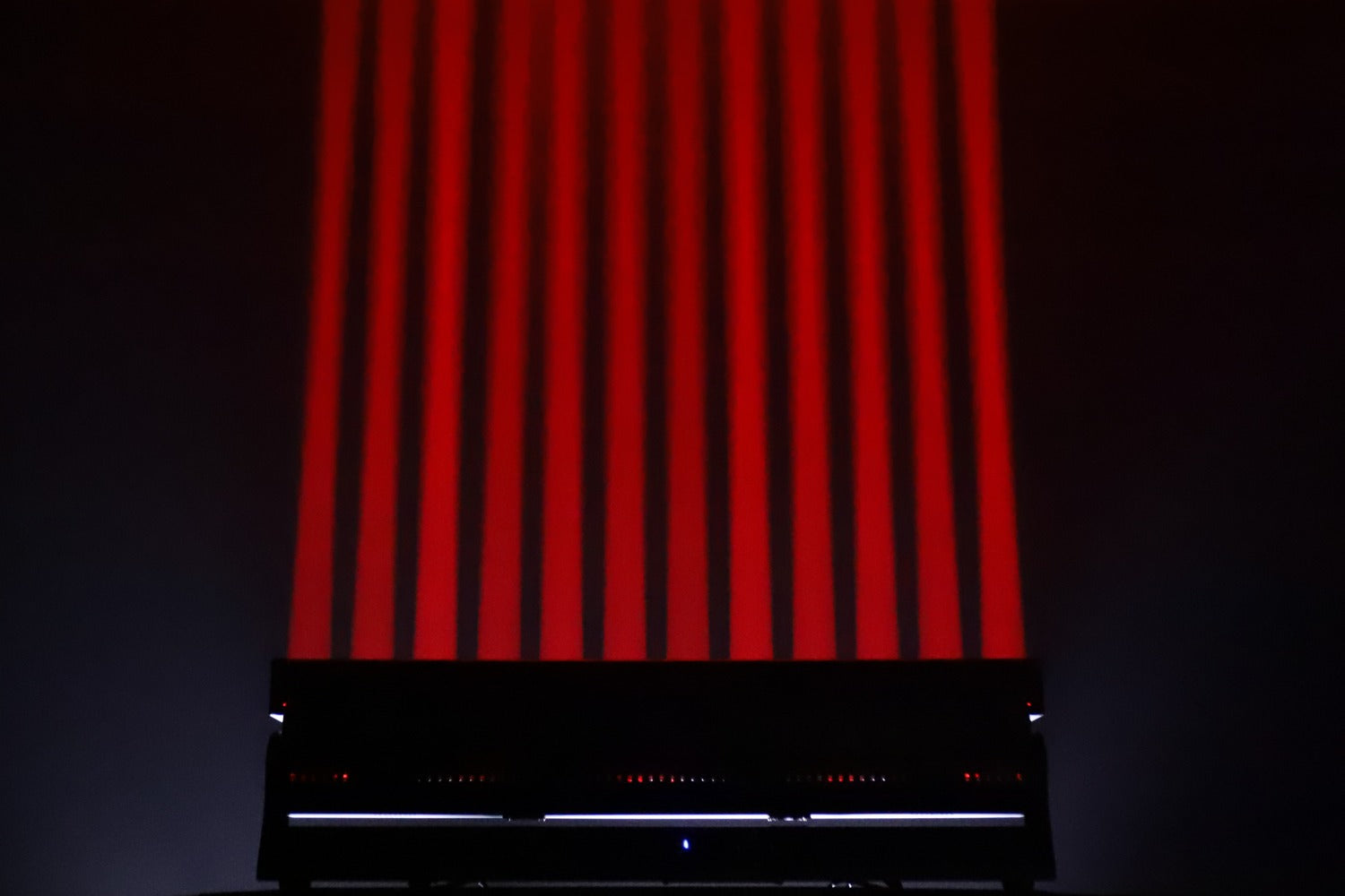 Event Lighting SURF12X60 - Tilt bar with zoom 12 x 60W RGBW LEDs