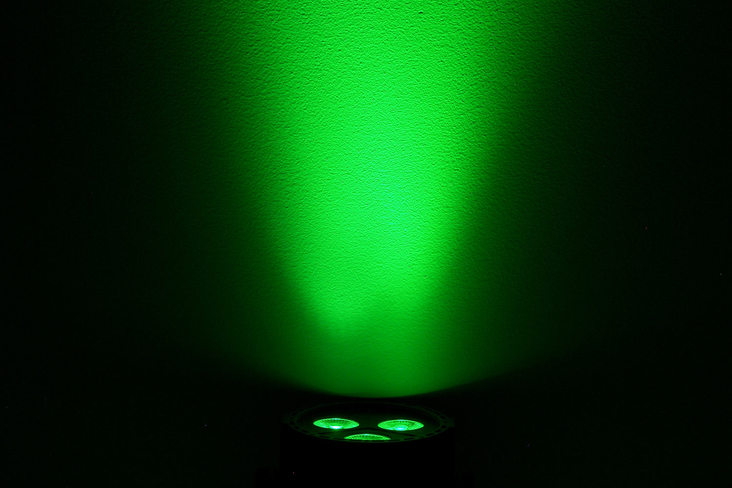 Event Lighting VIVIDPAR3X4Q - 3x 4W RGBW Mini Par