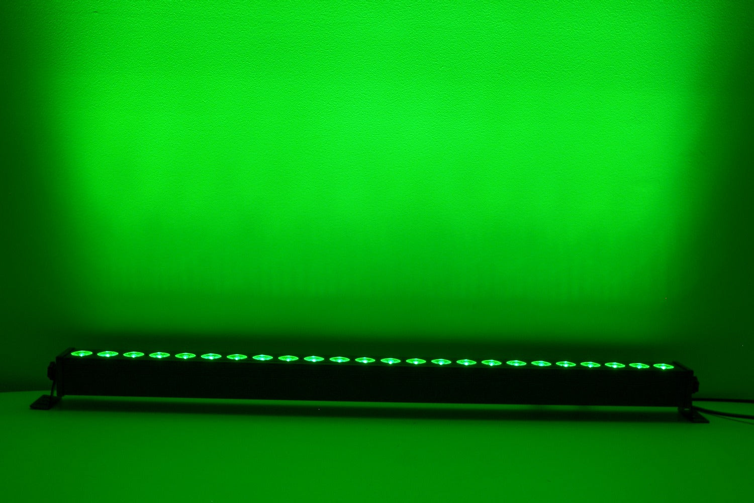 Event Lighting BAR24X4L - 24x 4W RGBW LED Bar with 8 Segment Control