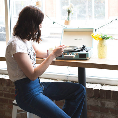 Crosley Cruiser Bluetooth Portable Turntable - Turquoise + Bundled Majority D40X Bluetooth Speakers