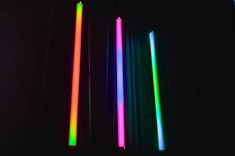 EVENTTUBEKIT - Outdoor LED Tube Package of 8 in a Road Case