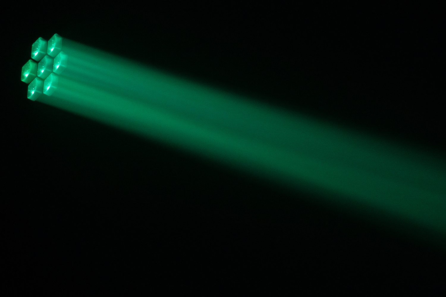 M7W40RGBW  - 7x 40 W RGBW LED Pixel Control Wash Zoom Head