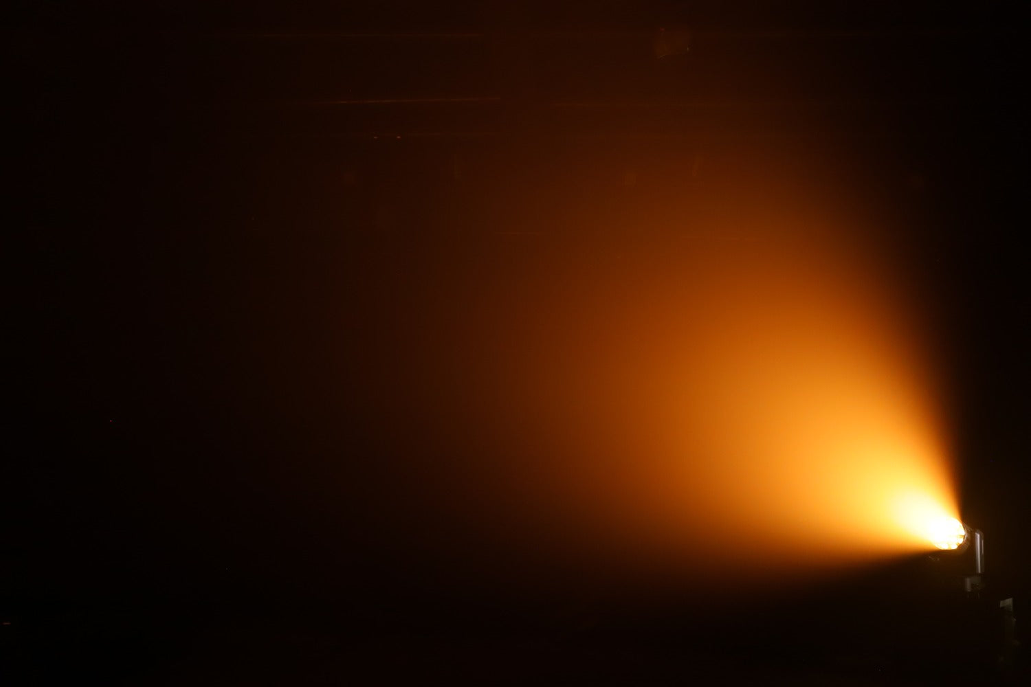 OUTBACK12X40W - 12 x 40W Zoom Wash Outdoor Moving Head