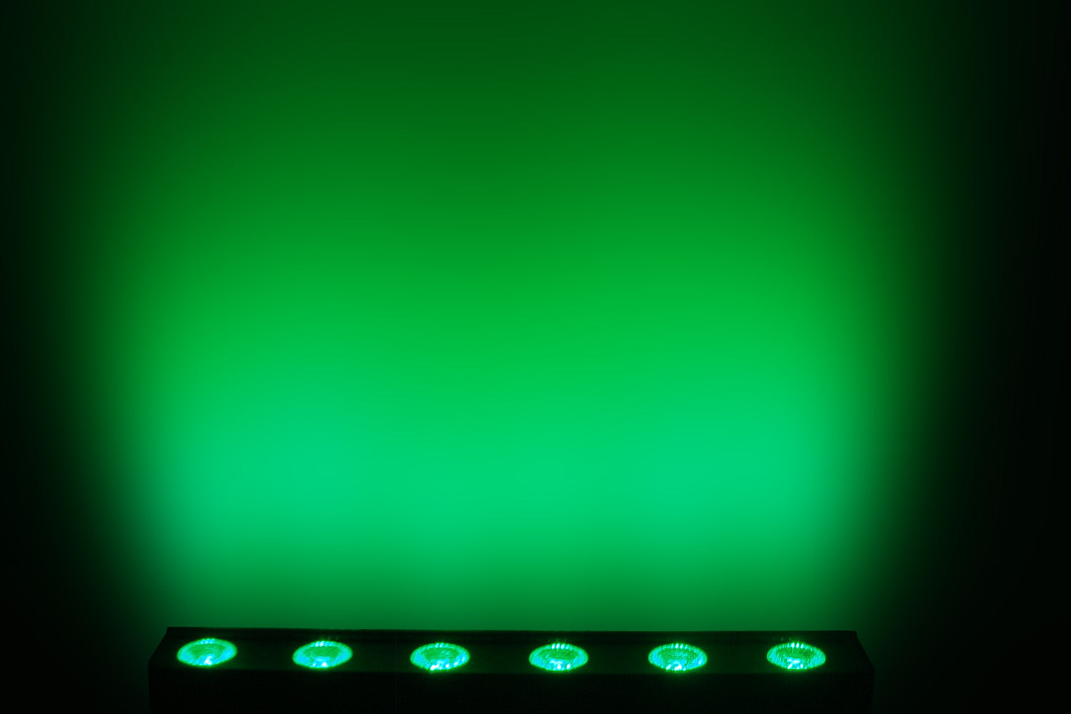 PIXBAR6H - 6 x 12W RGBWAU Pixel Control Bar with barndoor