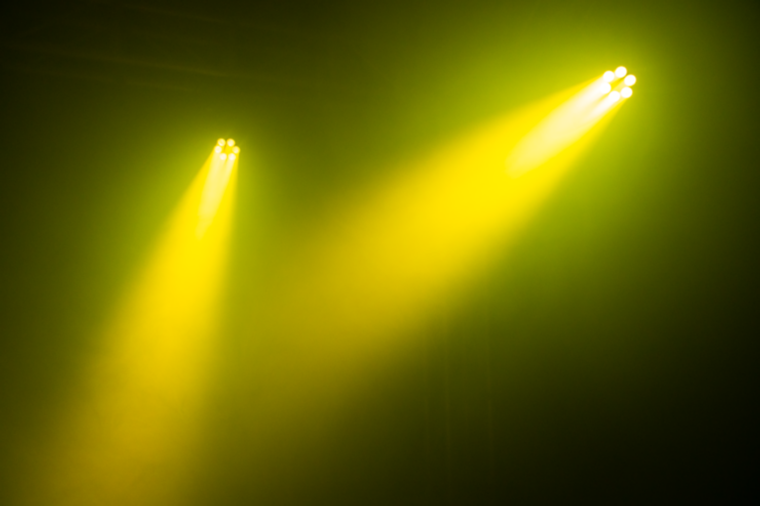 Event Lighting LM6X15 - 6x 15W LED RGBW Zoom Wash Moving Head