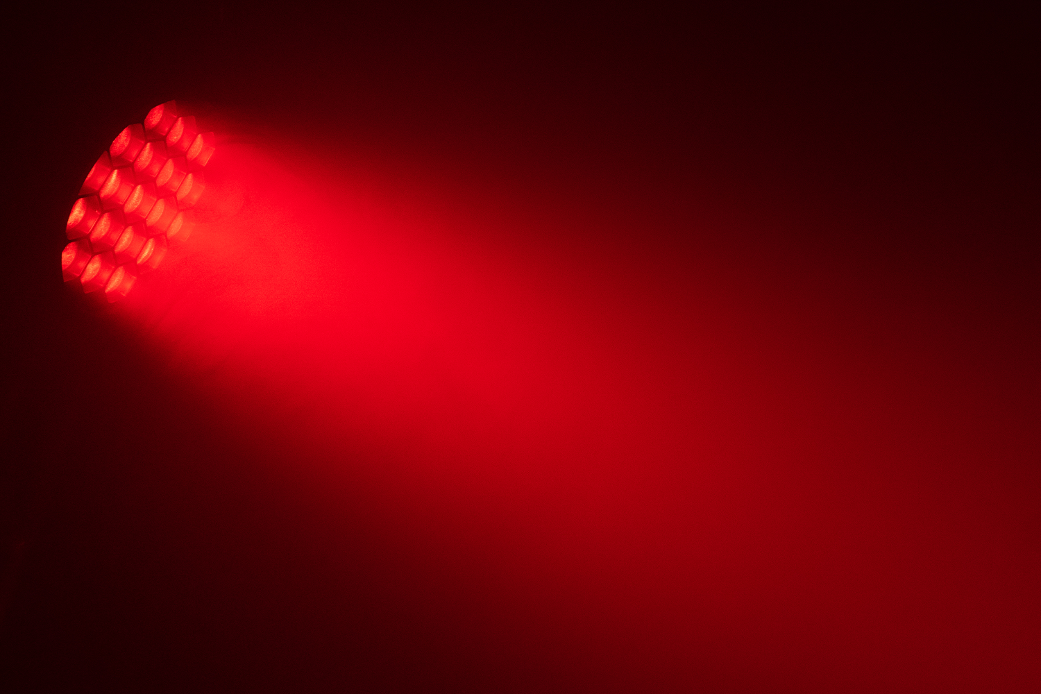 Event Lighting M19W40RGBW - 19x 40 W RGBW LED Pixel Control Wash Zoom Head