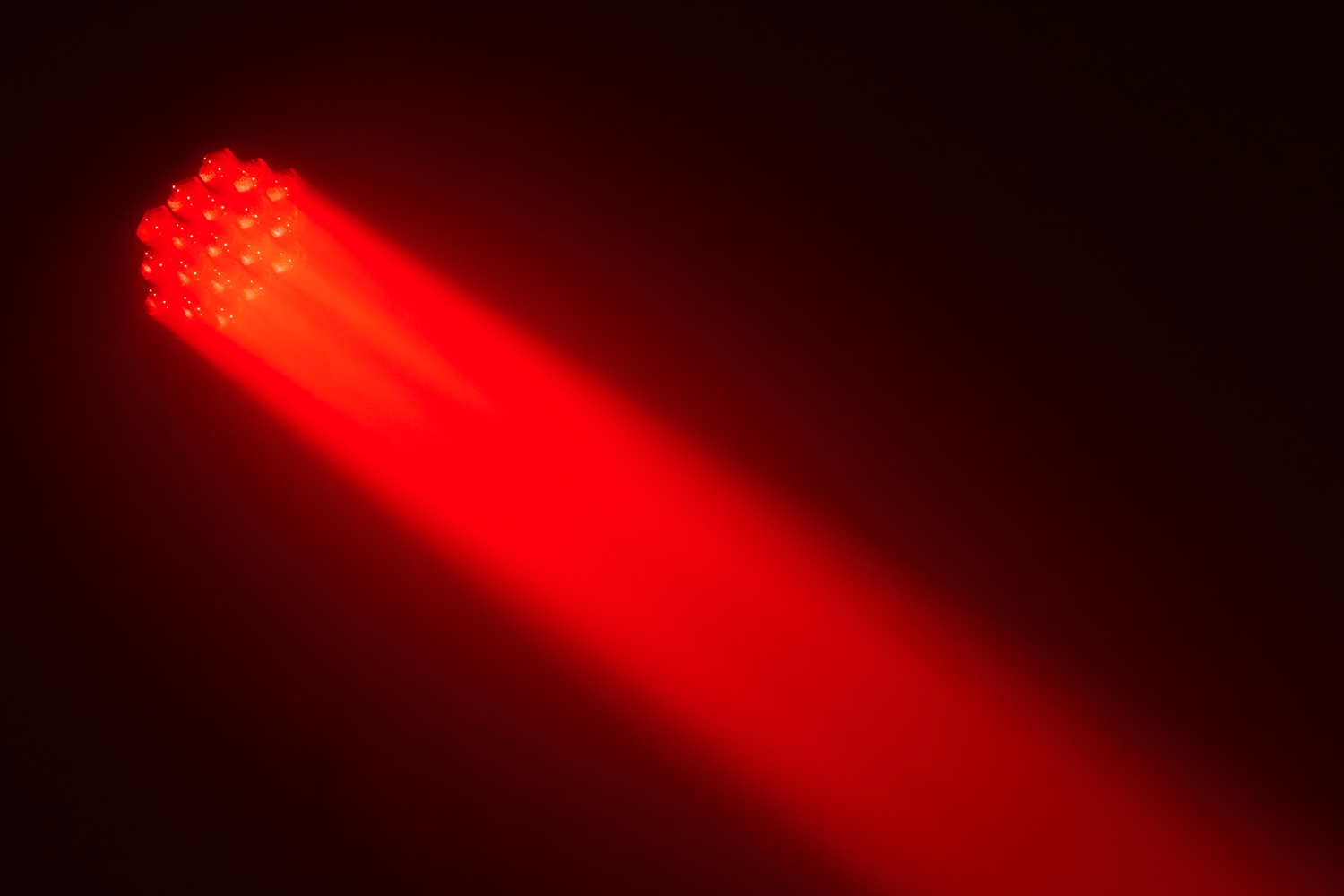 Event Lighting M19W40RGBW - 19x 40 W RGBW LED Pixel Control Wash Zoom Head