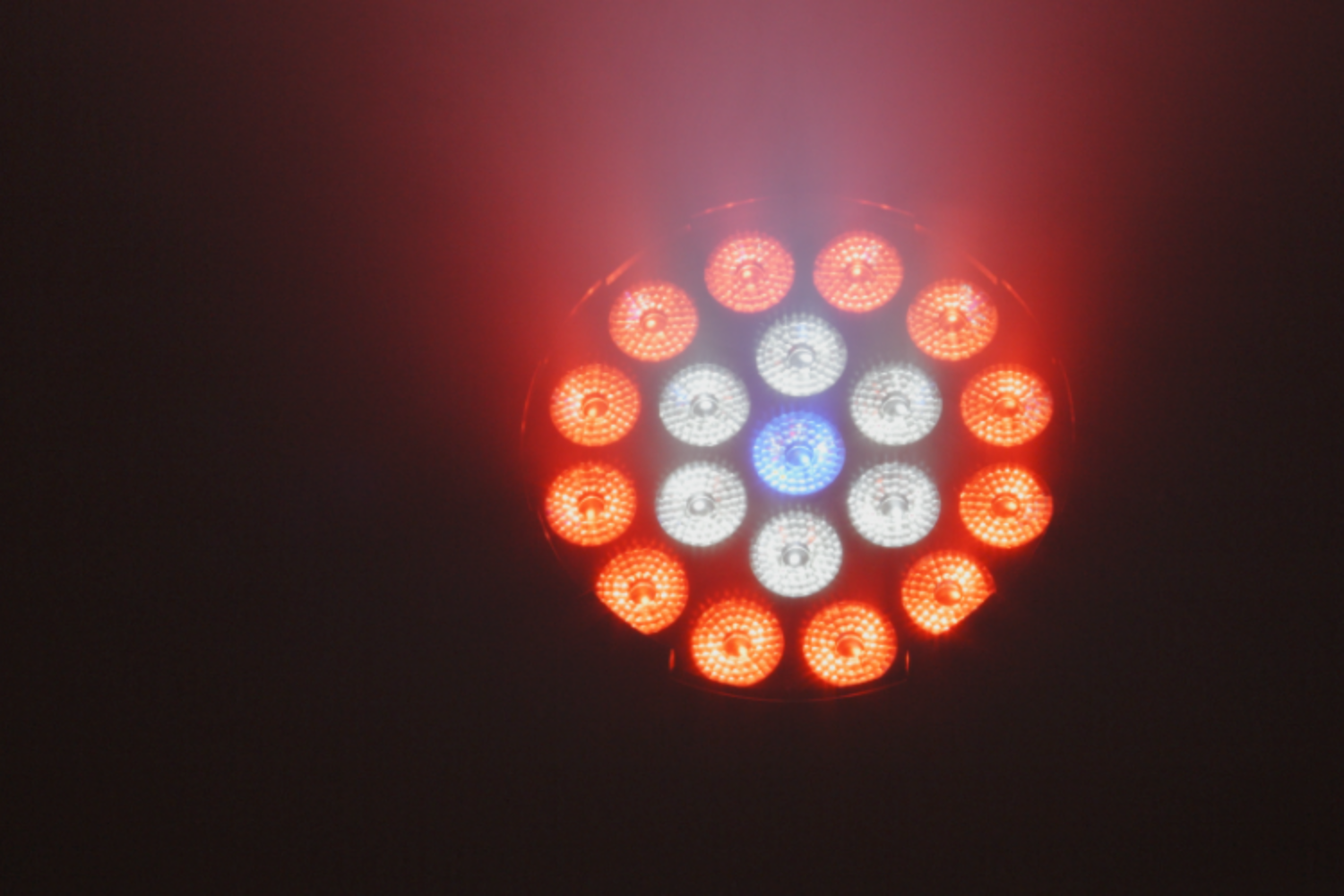 Event Lighting PAR19X15O - Outdoor 19 x 15W RGBW Section Control Pro PAR