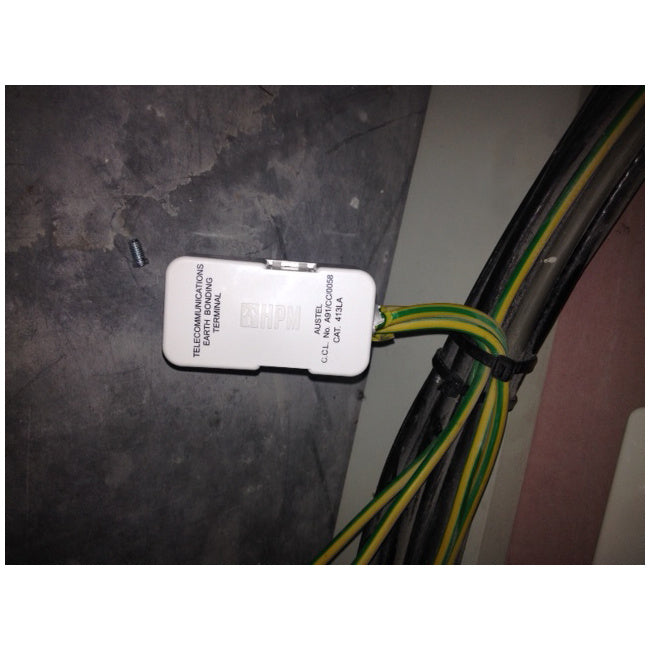 413LA ENCLOSED TERMINAL BOX TELECOM GROUND HPM 413LA